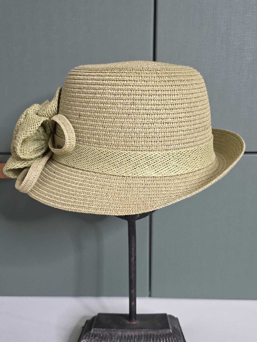 C.C Exclusives Straw Cloche Bucket Hat Accent Flower Khaki Tan OS
